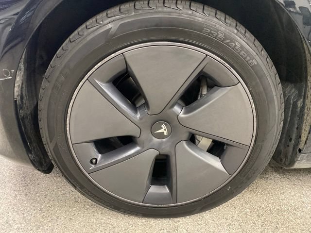 Used 2022 Tesla Model 3 Long Range AWD/4WD image 9