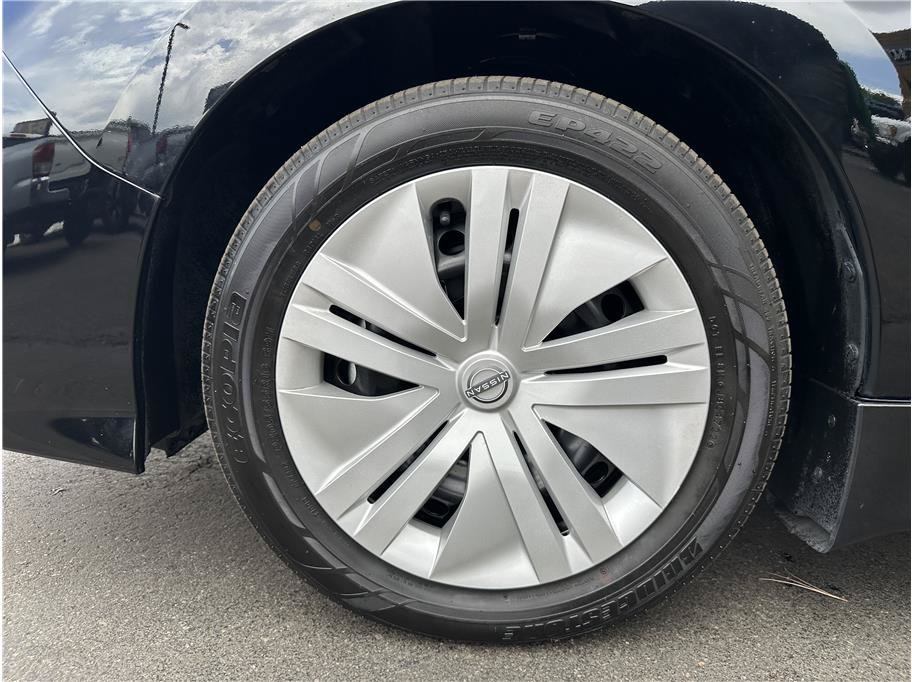 Used 2025 Nissan Leaf S FWD image 27