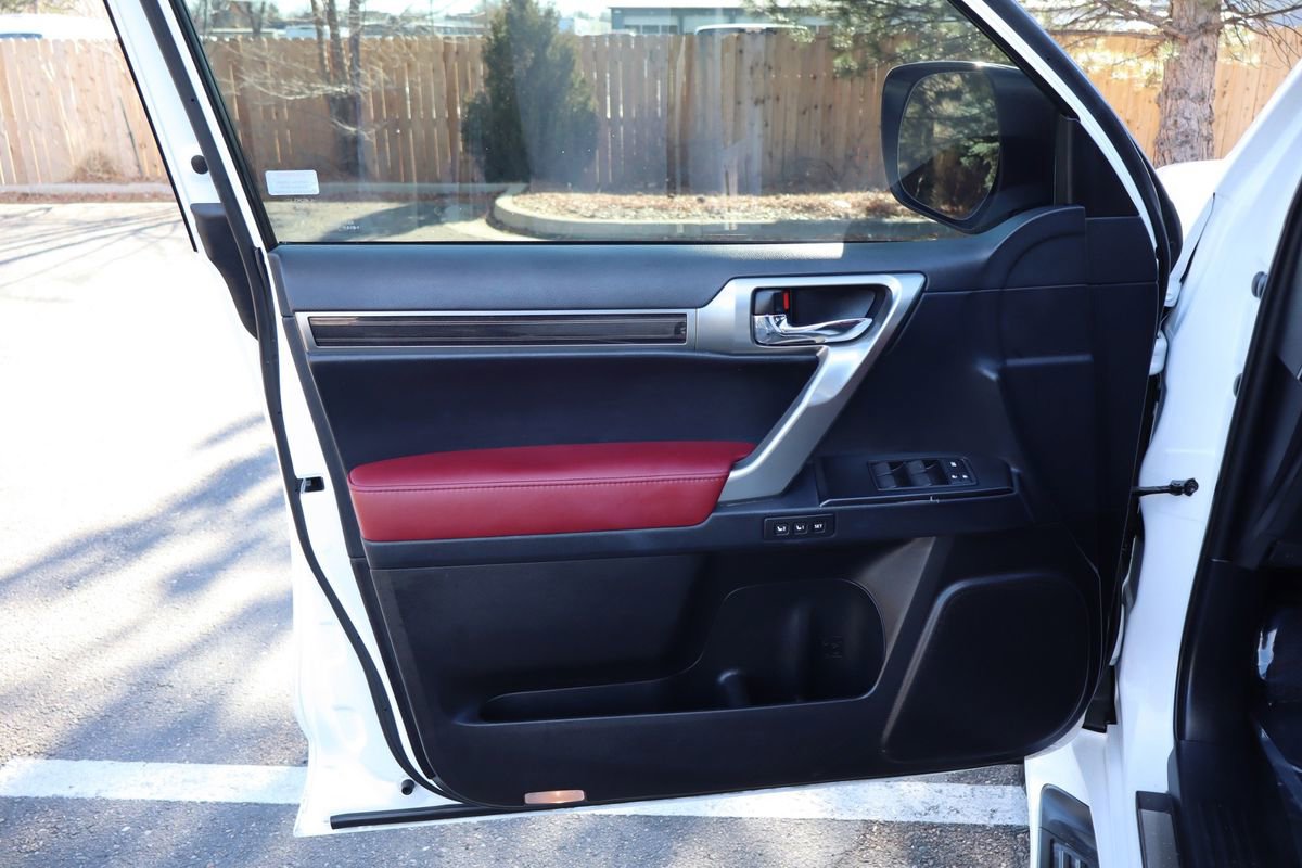 Used 2022 Lexus GX 460 Luxury w/ Off Road Package image 23