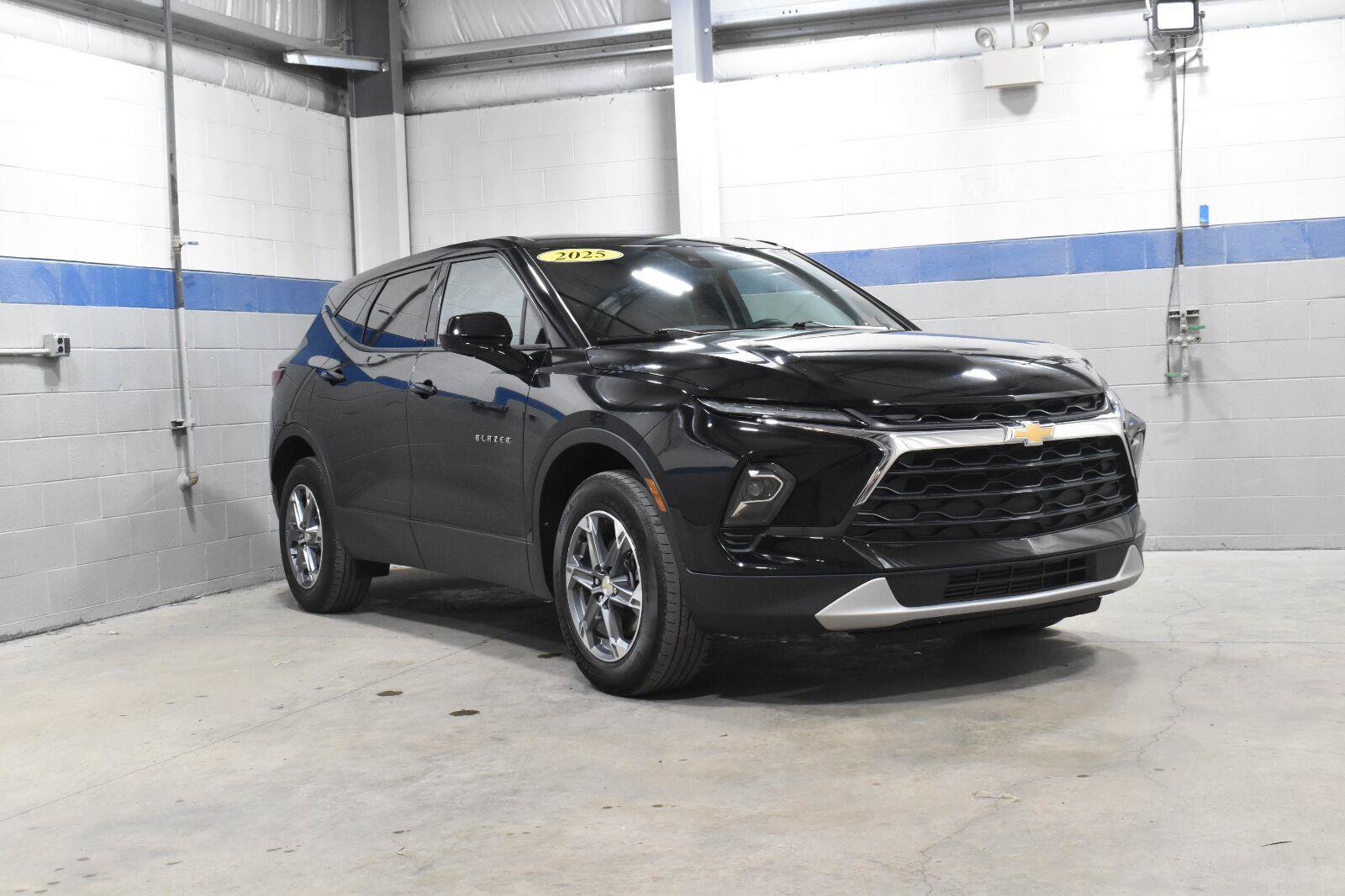 Used 2025 Chevrolet Blazer LT FWD image 26