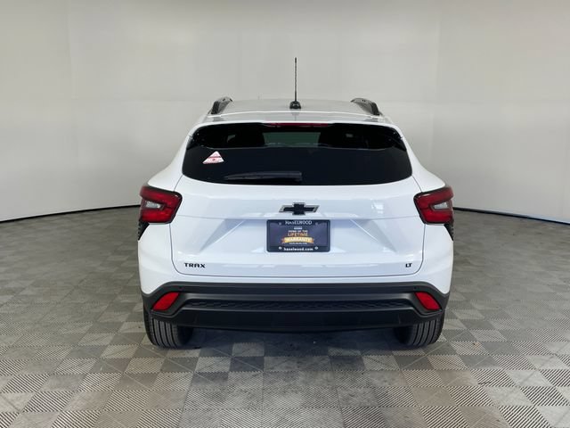 New 2026 Chevrolet Trax LT w/ Driver Confidence Package FWD image 20