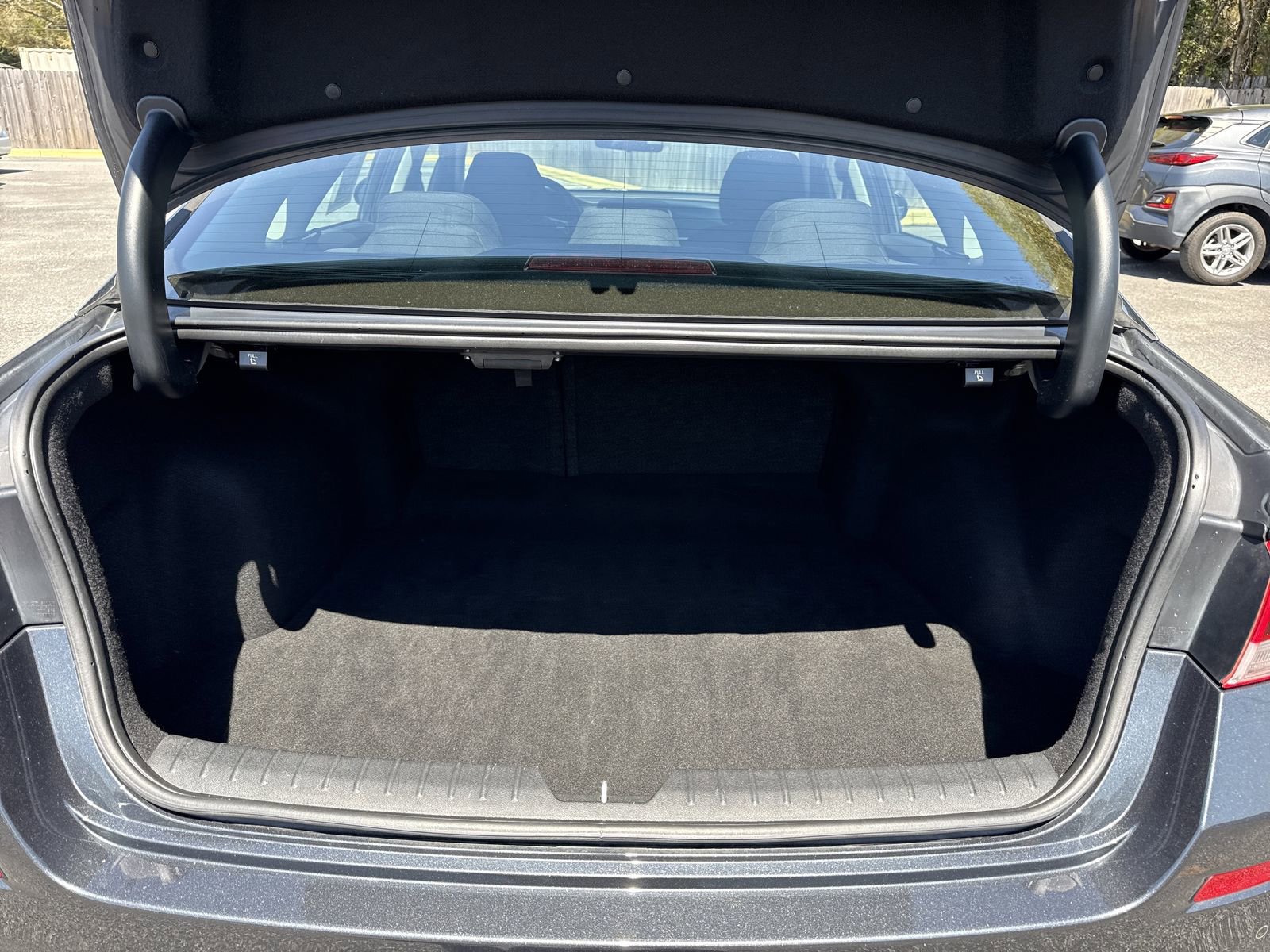 Used 2020 Kia Optima LX image 26