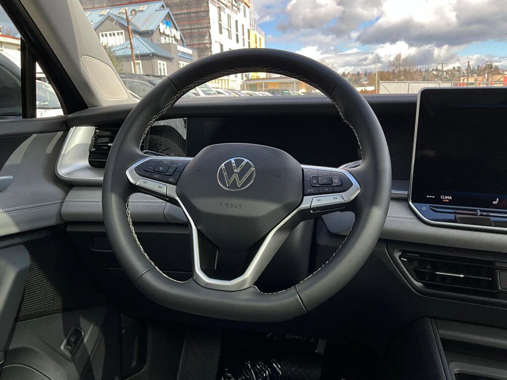 New 2026 Volkswagen Tiguan SE image 21