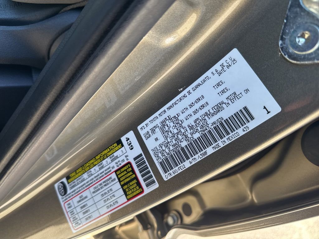 Used 2025 Toyota Tacoma TRD Sport AWD/4WD image 38