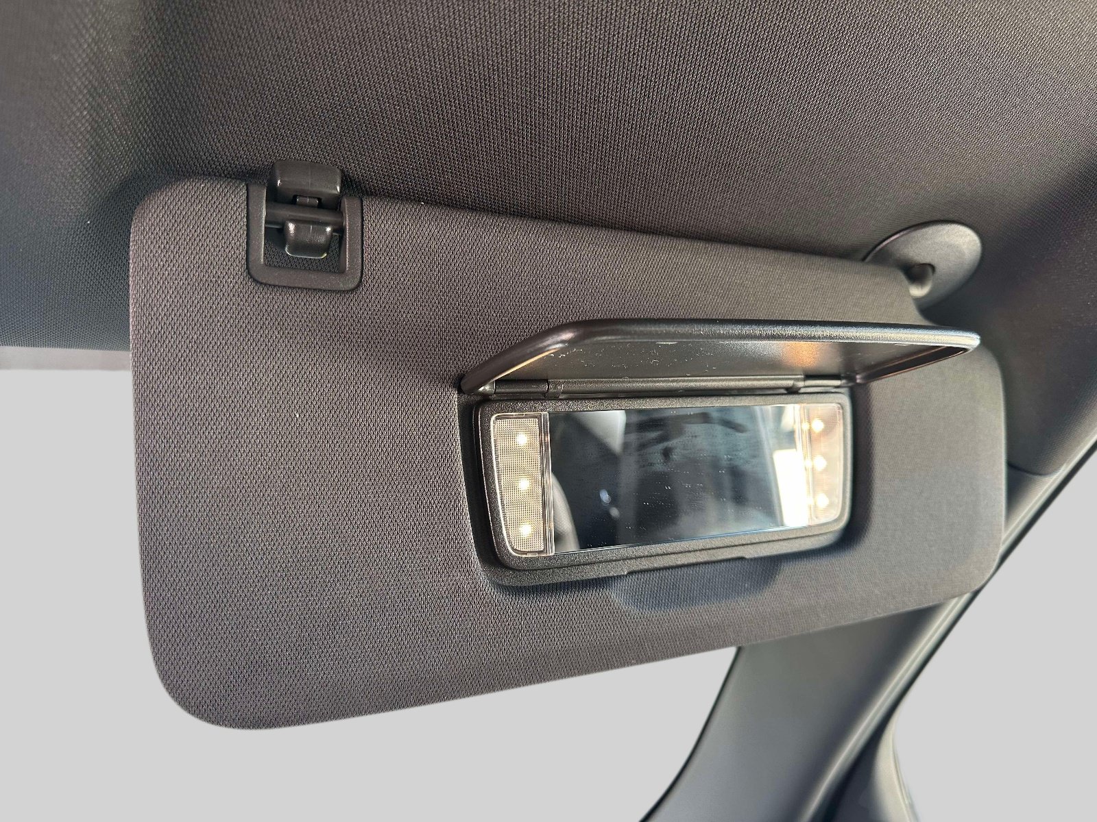Used 2023 Chevrolet Traverse LT AWD/4WD image 37
