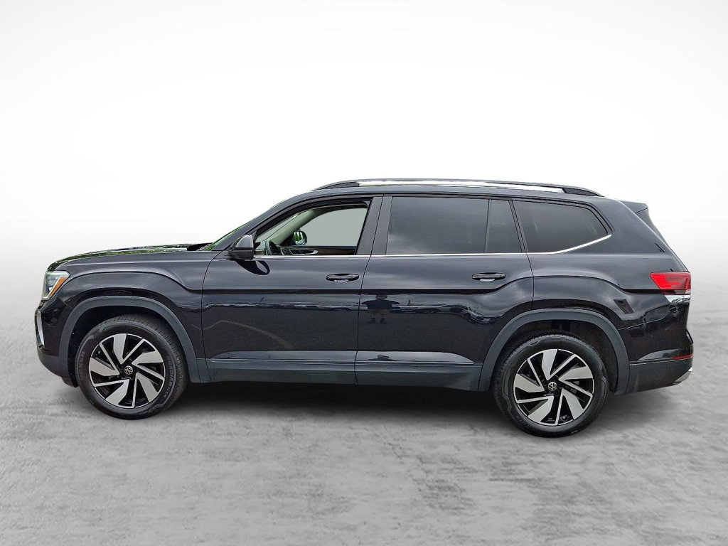 Used 2025 Volkswagen Atlas SE AWD/4WD image 2