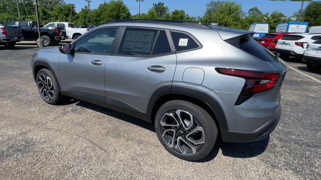 New 2026 Chevrolet Trax RS w/ Sunroof Package FWD image 8