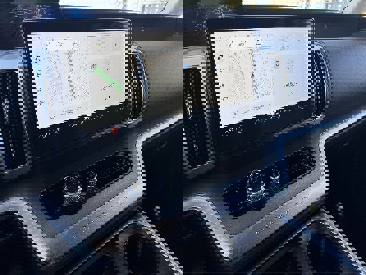 Certified 2025 Ford Expedition Platinum w/ Driver's Package image 16