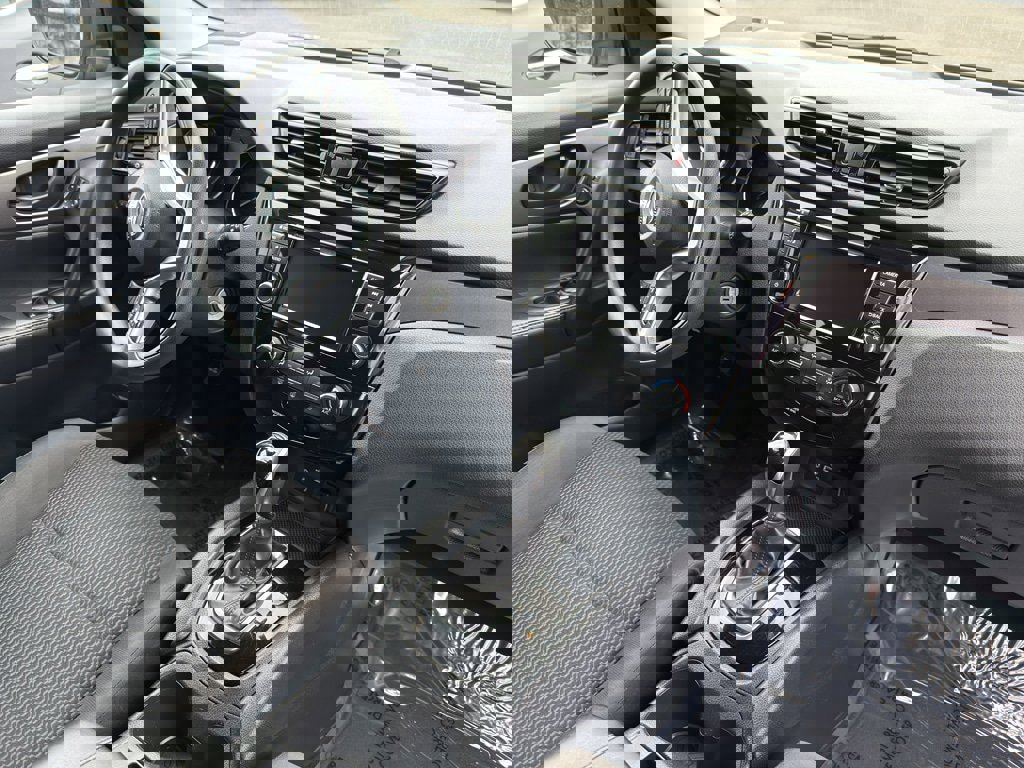 Used 2022 Nissan Rogue Sport S image 22