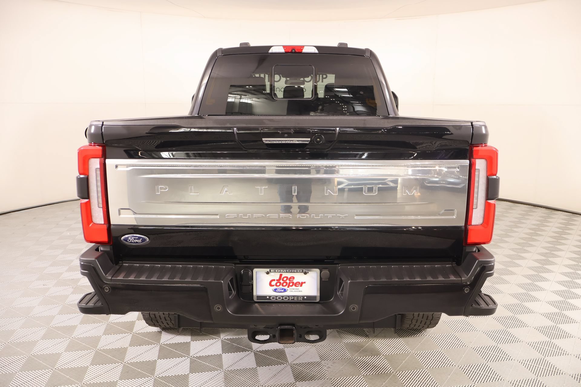 Used 2024 Ford F250 Platinum w/ FX4 Off-Road Package AWD/4WD image 23
