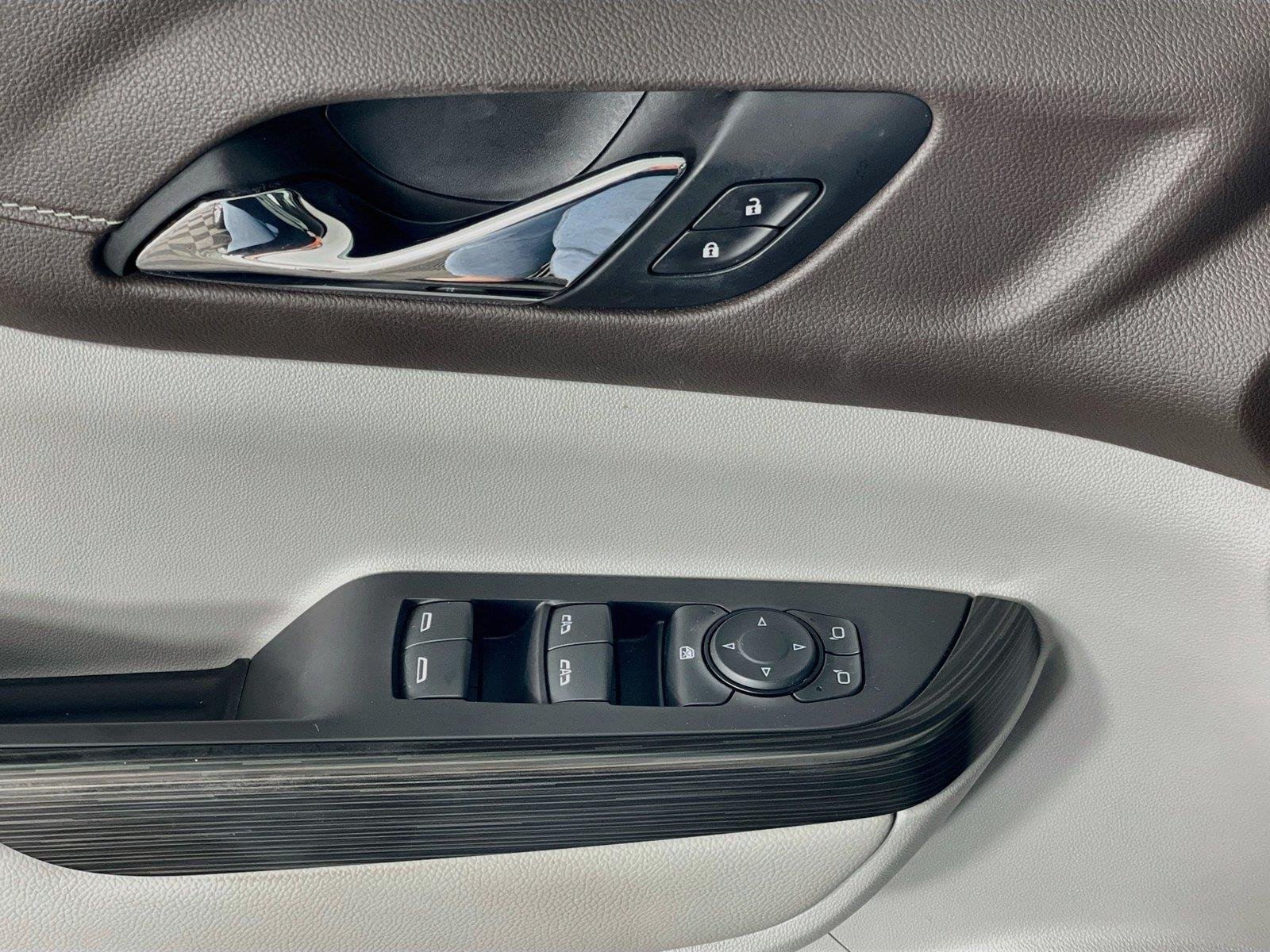 Used 2021 GMC Acadia SLT w/ LPO, Floor Liner Package FWD image 21