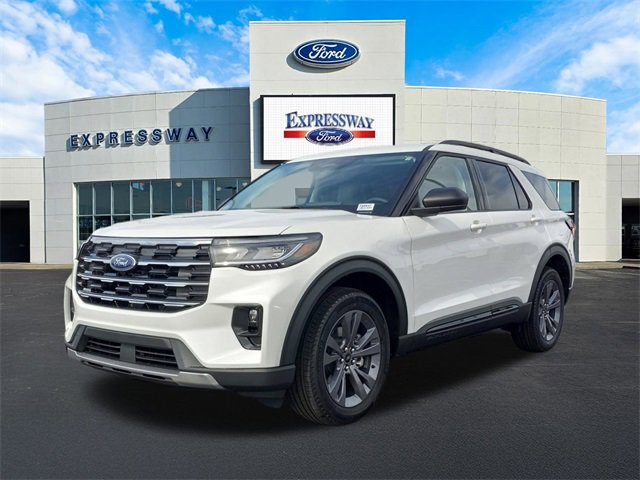 New 2026 Ford Explorer Active image 2