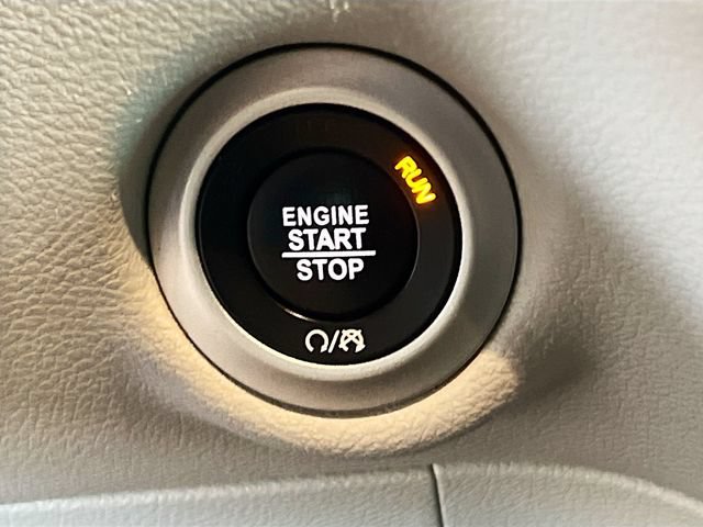 Used 2024 Chrysler Pacifica Touring-L FWD image 19