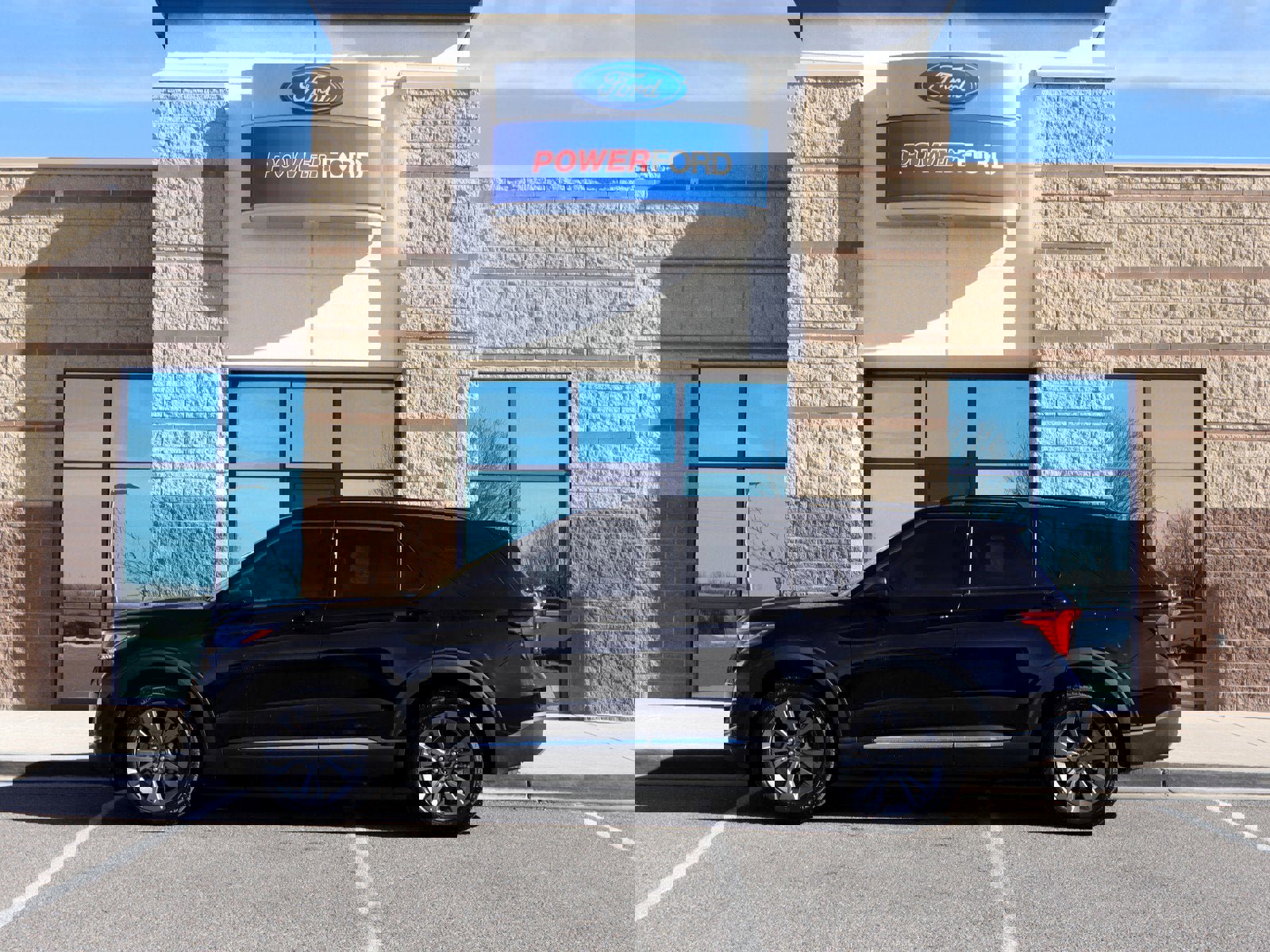 New 2025 Ford Explorer Active w/ Active Comfort Package image 9