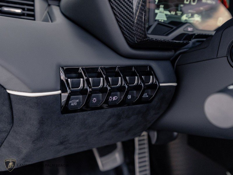 Used 2021 Lamborghini Aventador SVJ AWD/4WD image 42
