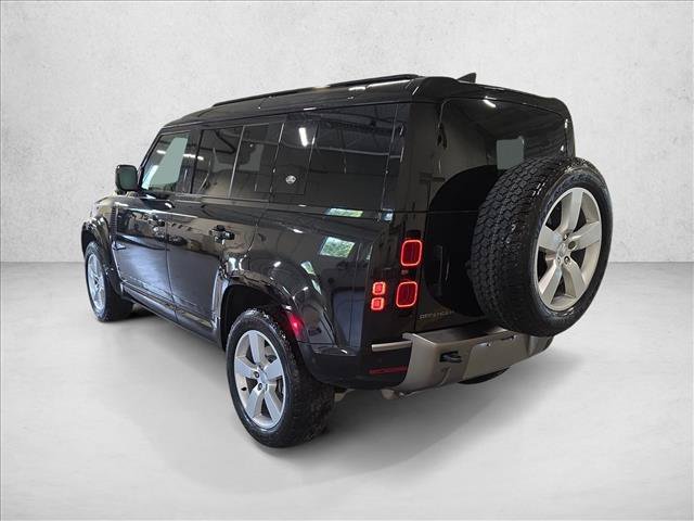 Used 2024 Land Rover Defender 110 X-Dynamic SE AWD/4WD image 7