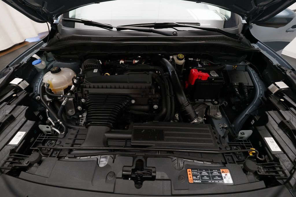 Used 2023 Ford Escape Platinum image 3