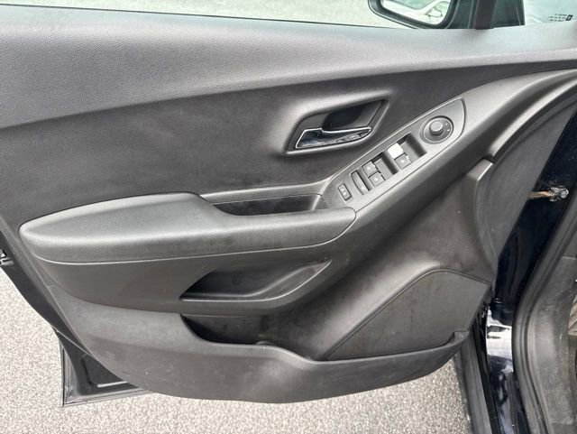 Used 2019 Chevrolet Trax LS w/ Tint and Cruise Package FWD image 14