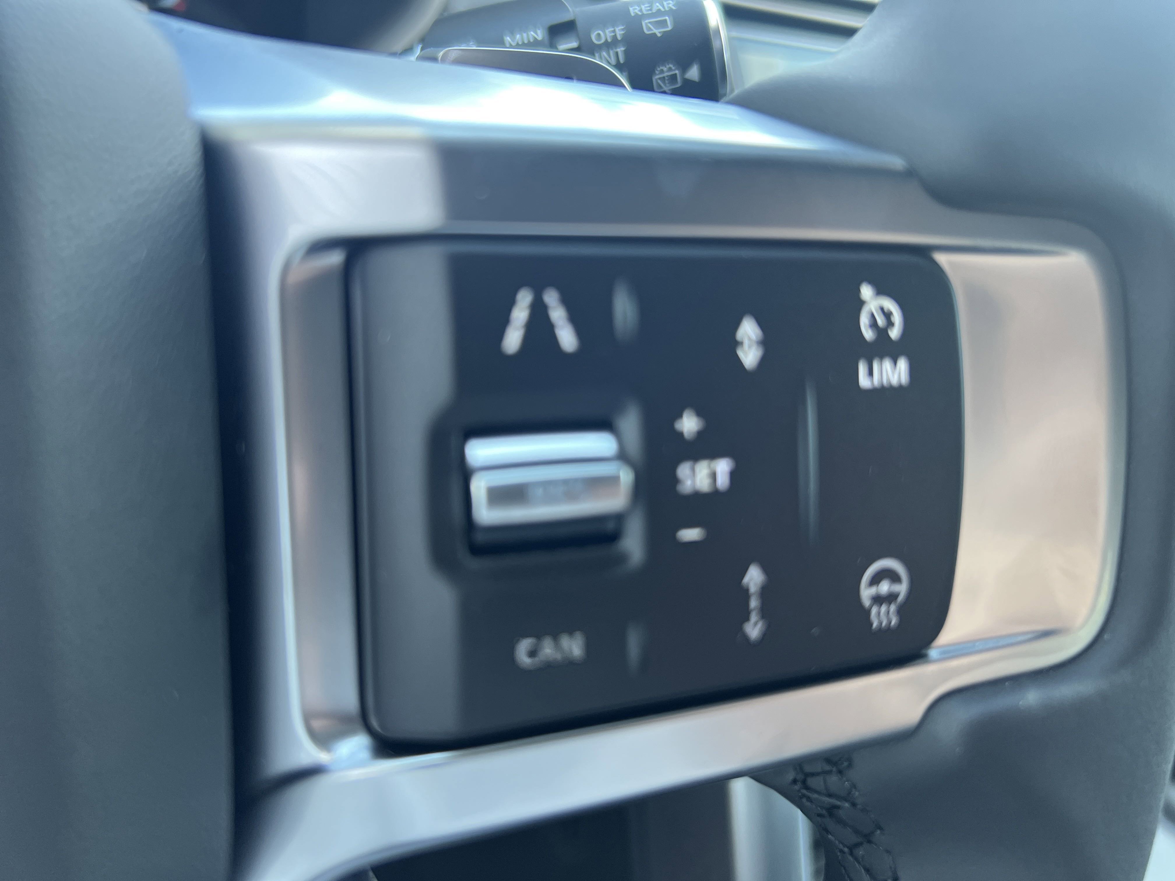 New 2025 Land Rover Discovery S image 11