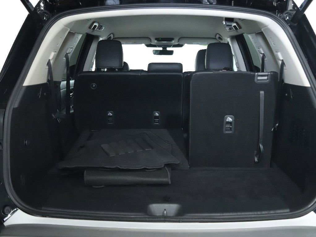 Certified 2025 Nissan Pathfinder SL image 32