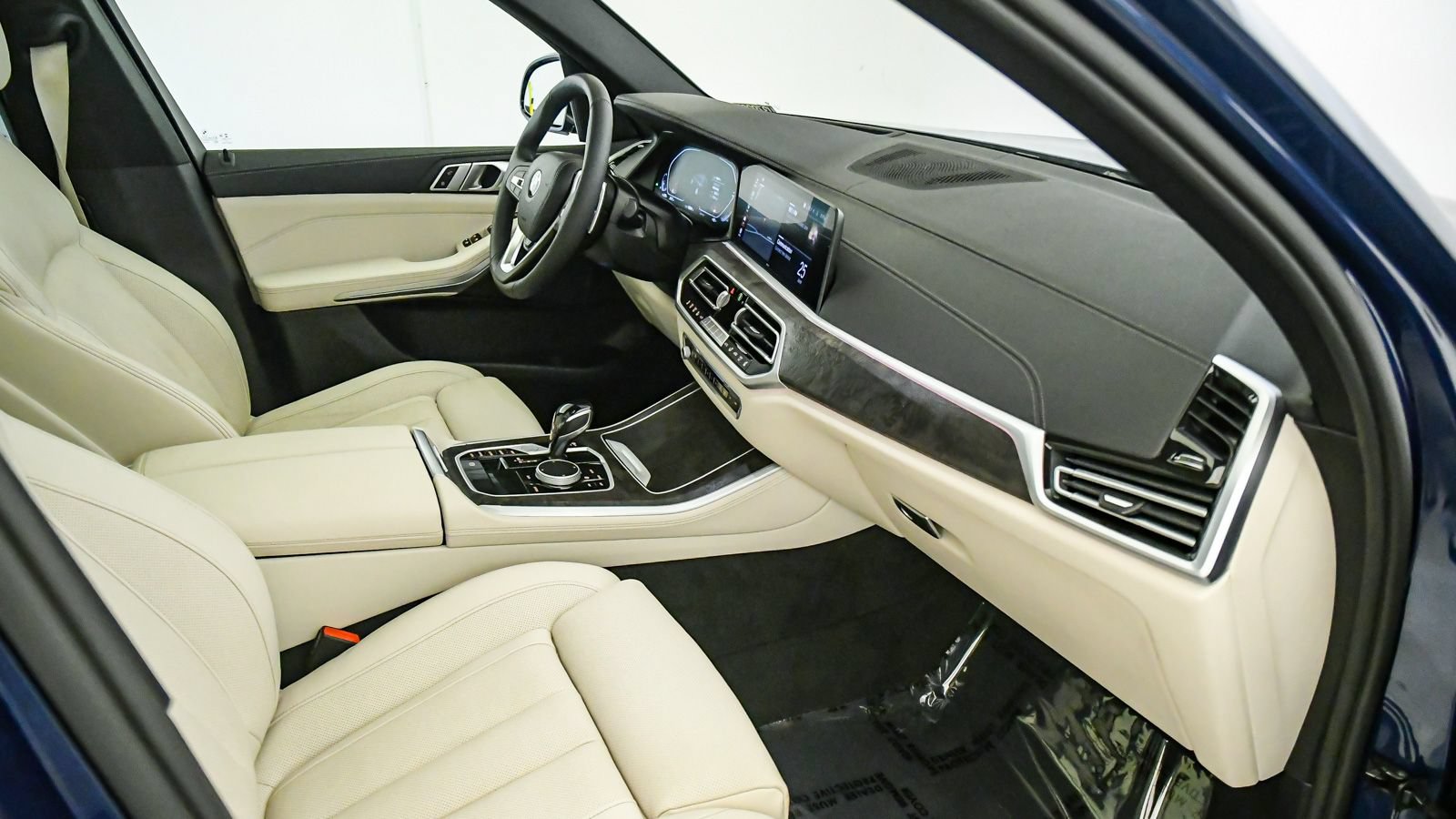 Certified 2022 BMW X5 sDrive40i w/ Luxury Seating Package RWD image 16
