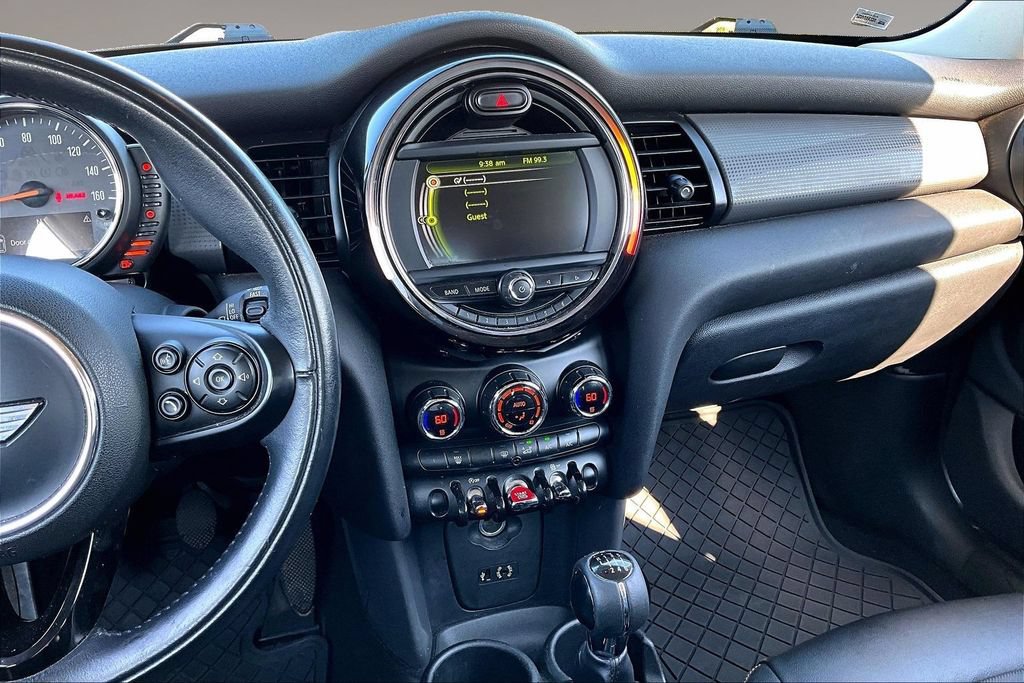 Used 2017 MINI Cooper 4-Door Hardtop FWD image 6