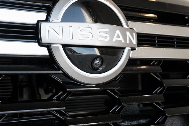 Used 2025 Nissan Armada Platinum image 9