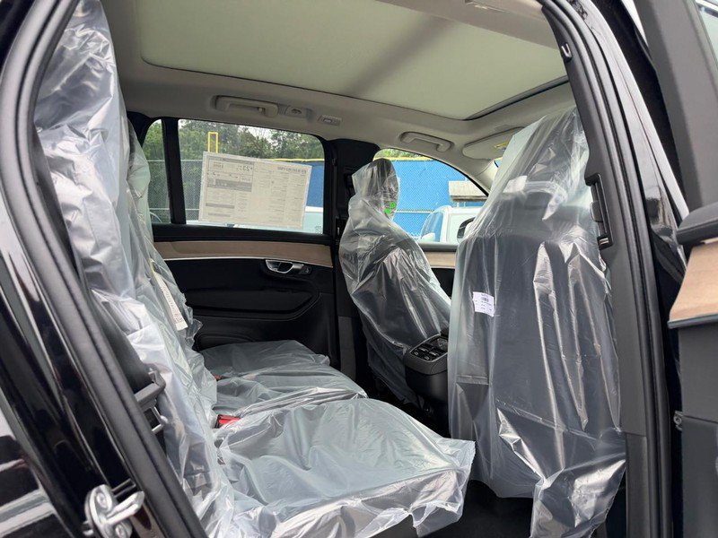 New 2026 Volvo XC90 B6 Plus w/ Protection Package AWD/4WD image 4