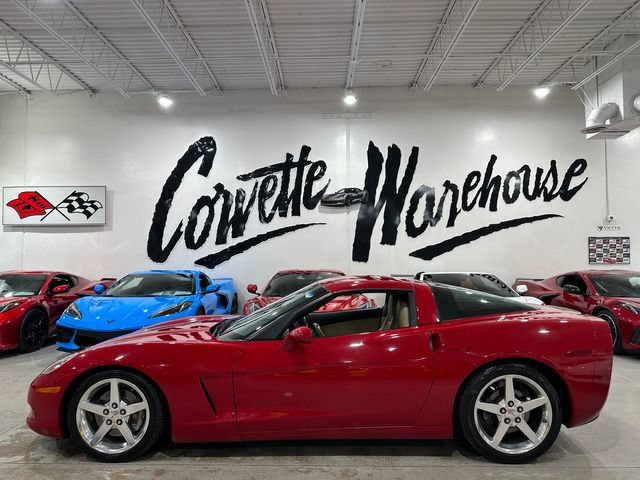 Used 2005 Chevrolet Corvette Coupe w/ Preferred Equipment Group RWD image 2