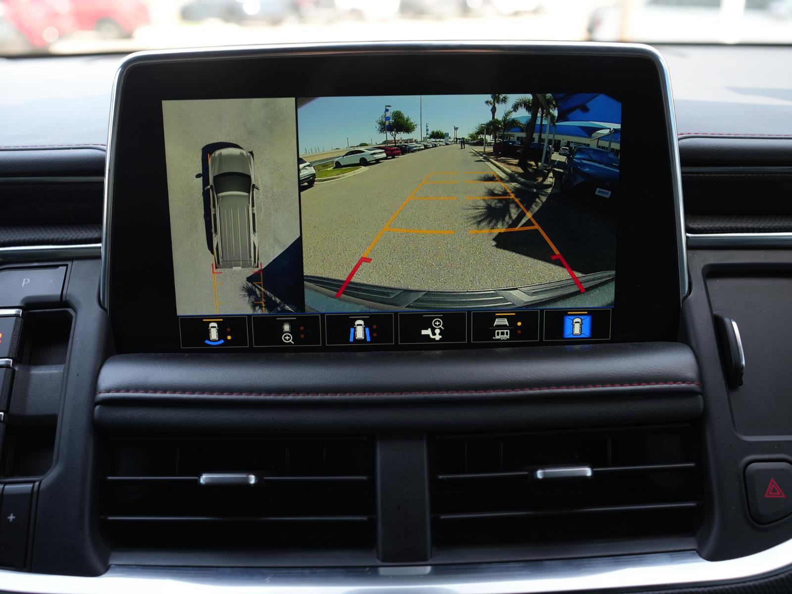 Used 2021 Chevrolet Tahoe RST w/ Luxury Package image 29