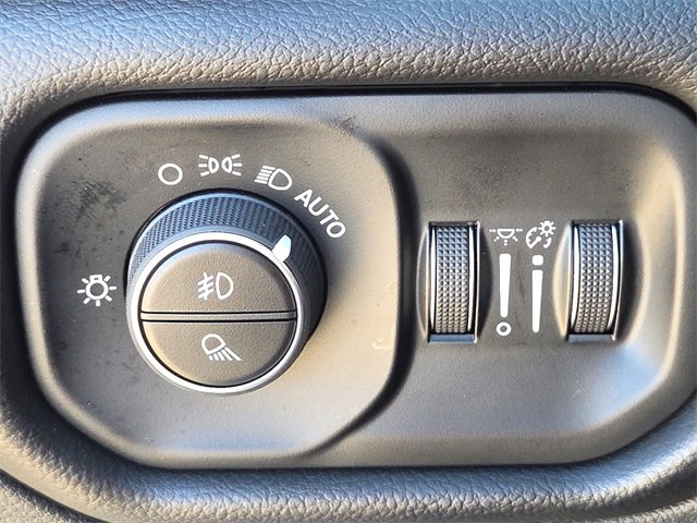 Used 2025 RAM 1500 Laramie w/ Night Edition image 25