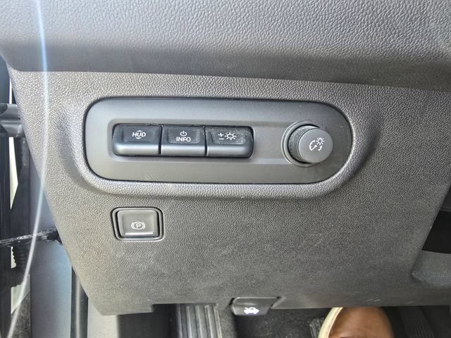 Used 2023 GMC Terrain Denali w/ Denali Premium Package AWD/4WD image 28