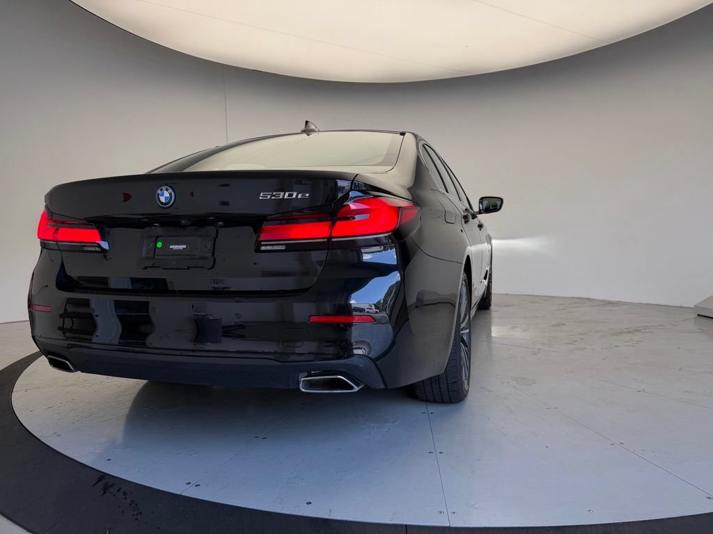 Used 2023 BMW 530e RWD image 2