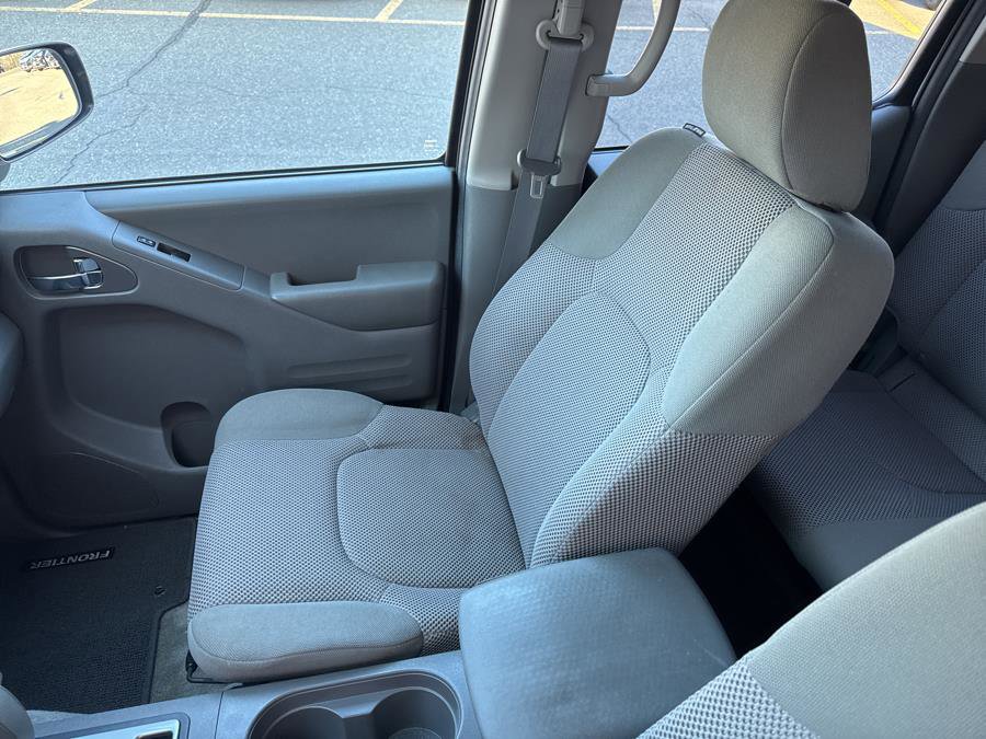 Used 2018 Nissan Frontier SV image 21