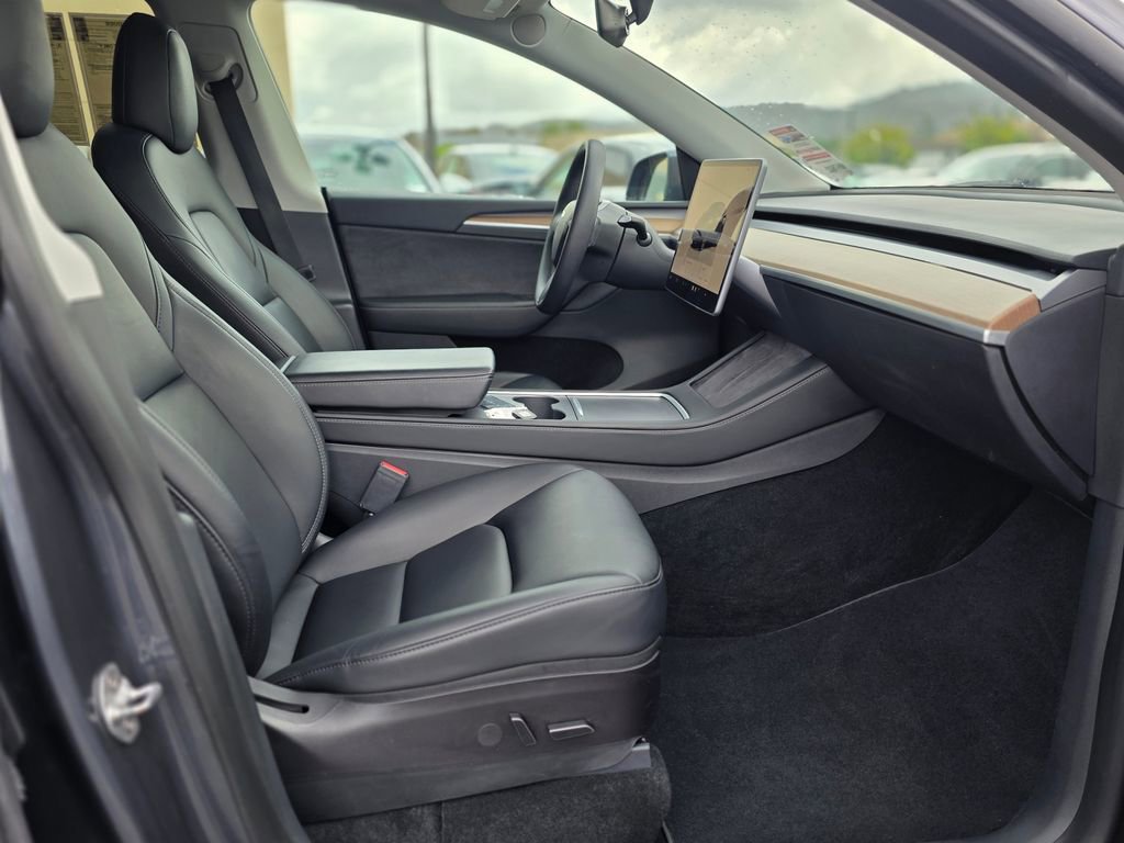 Used 2023 Tesla Model Y Long Range image 10