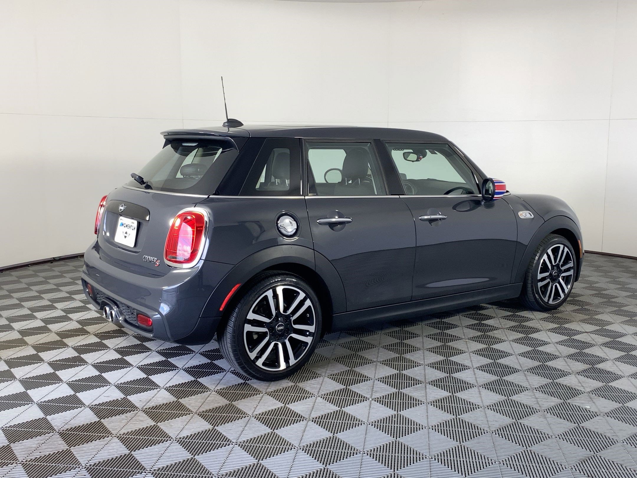 Used 2020 MINI Cooper S w/ Signature Upholstery Package image 7