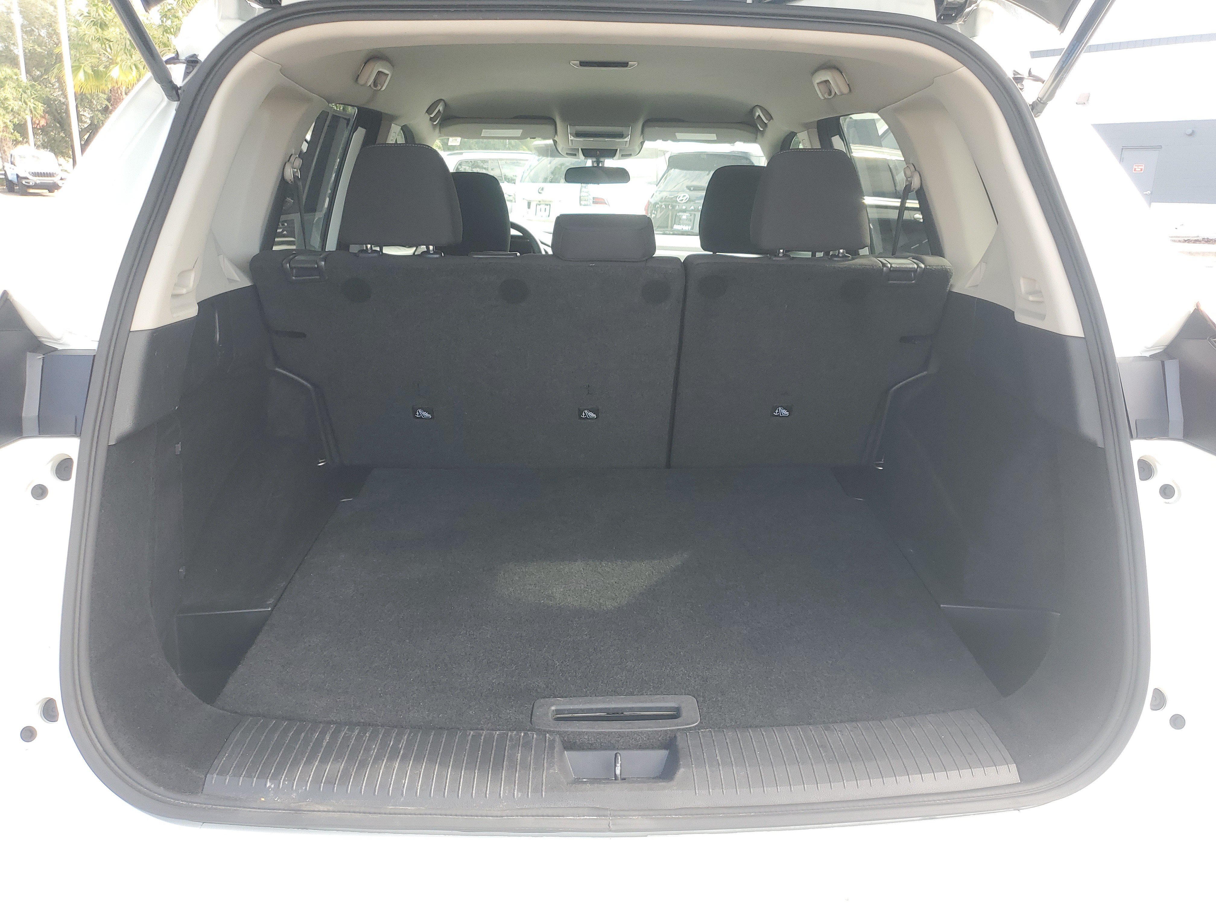 Used 2024 Nissan Rogue S AWD/4WD image 8