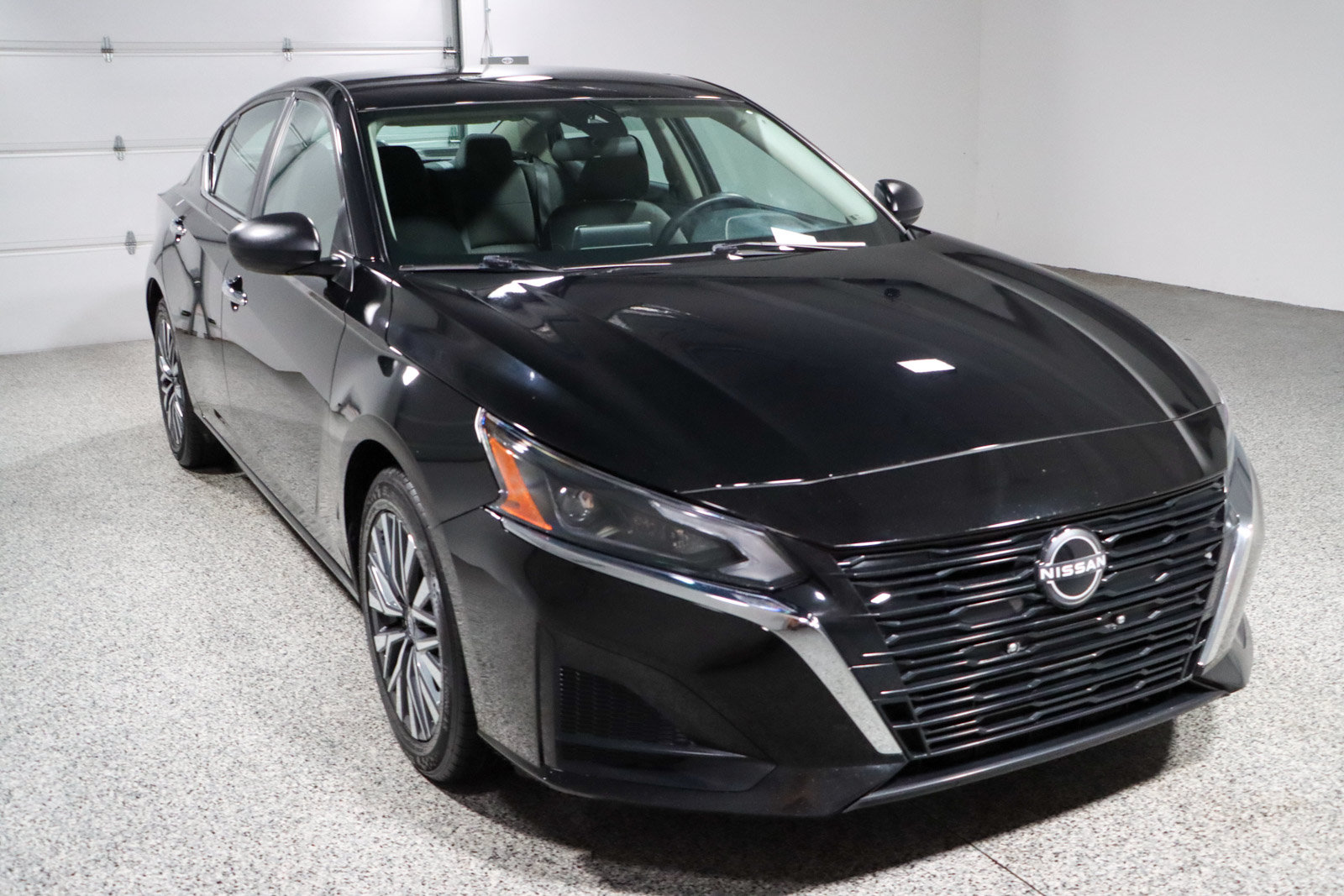 Used 2024 Nissan Altima 2.5 SV FWD image 5