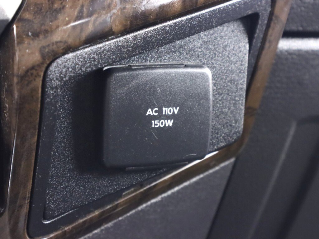 Used 2016 Ford F350 Platinum w/ Platinum Package AWD/4WD image 24