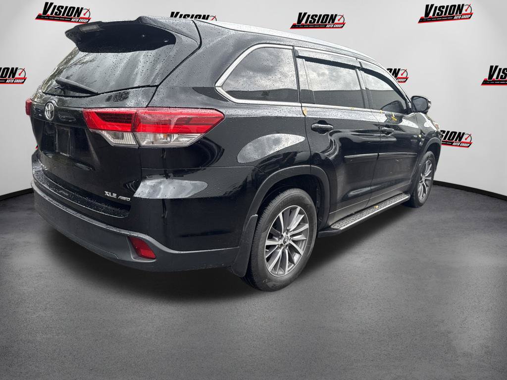 Used 2019 Toyota Highlander XLE AWD/4WD image 5