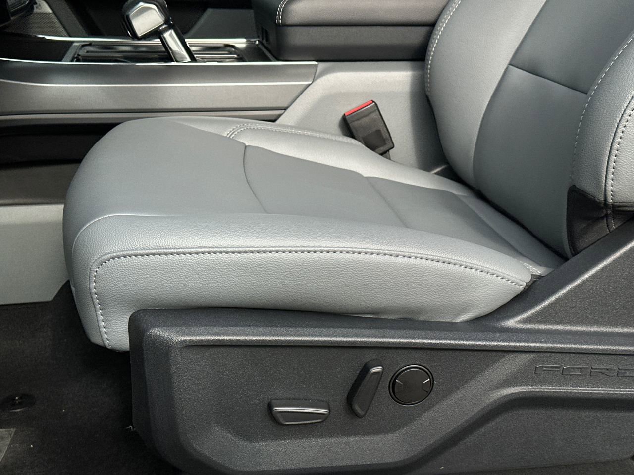 New 2025 Ford F150 Lightning Flash AWD/4WD image 19