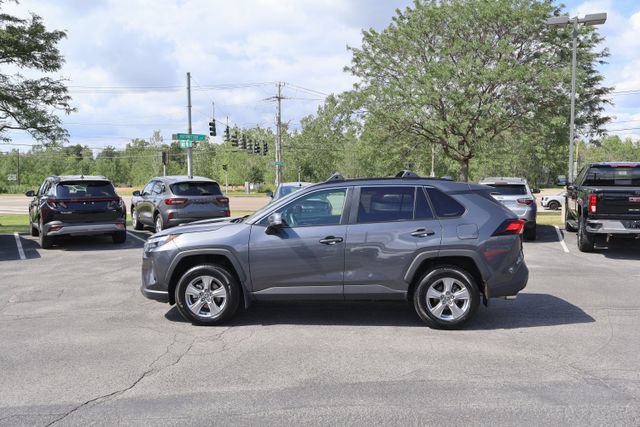 Used 2025 Toyota RAV4 XLE w/ Convenience Package AWD/4WD image 4