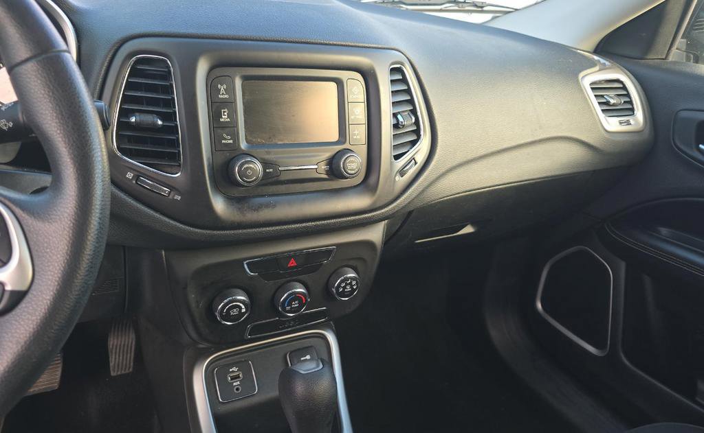 Used 2018 Jeep Compass Sport image 8