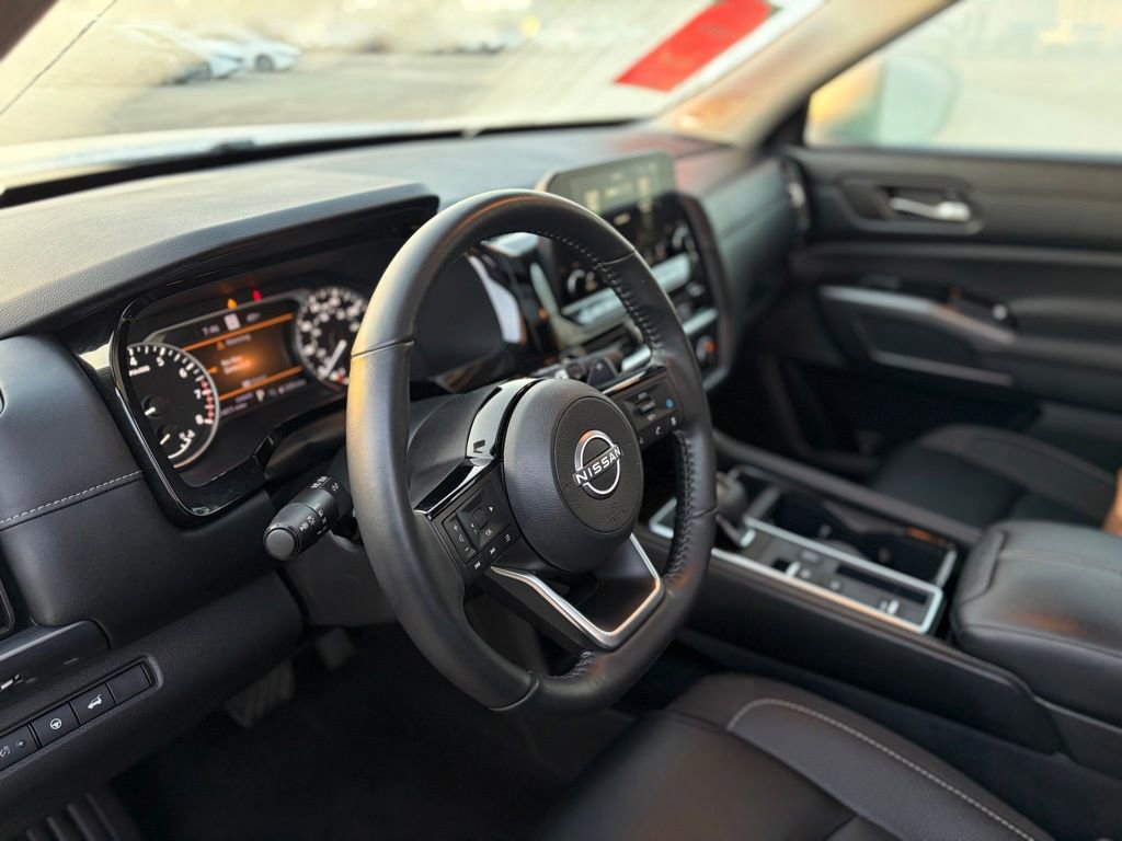 Certified 2024 Nissan Pathfinder SL w/ SL Premium Package image 14