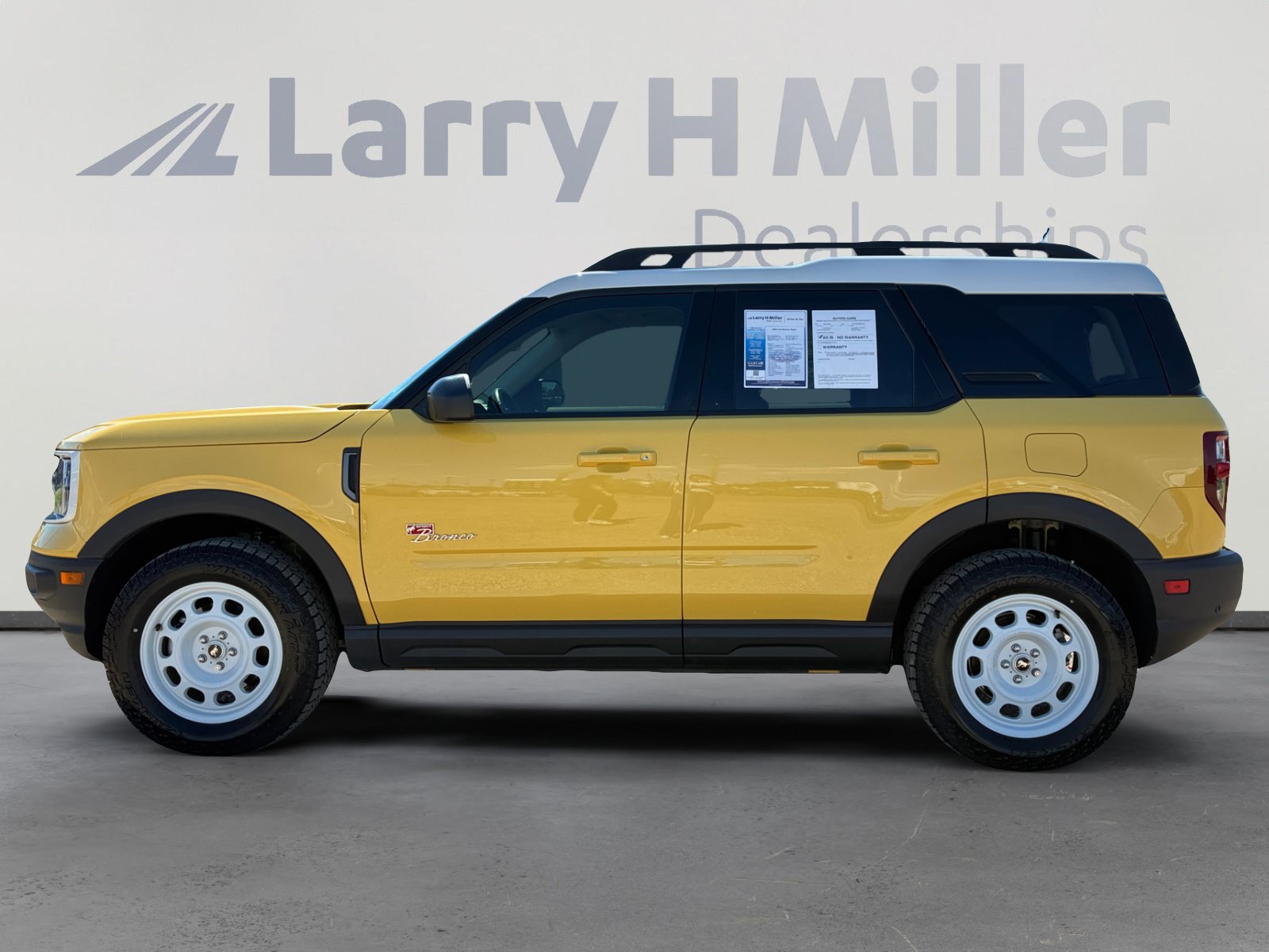 Certified 2023 Ford Bronco Sport Heritage Limited AWD/4WD image 2