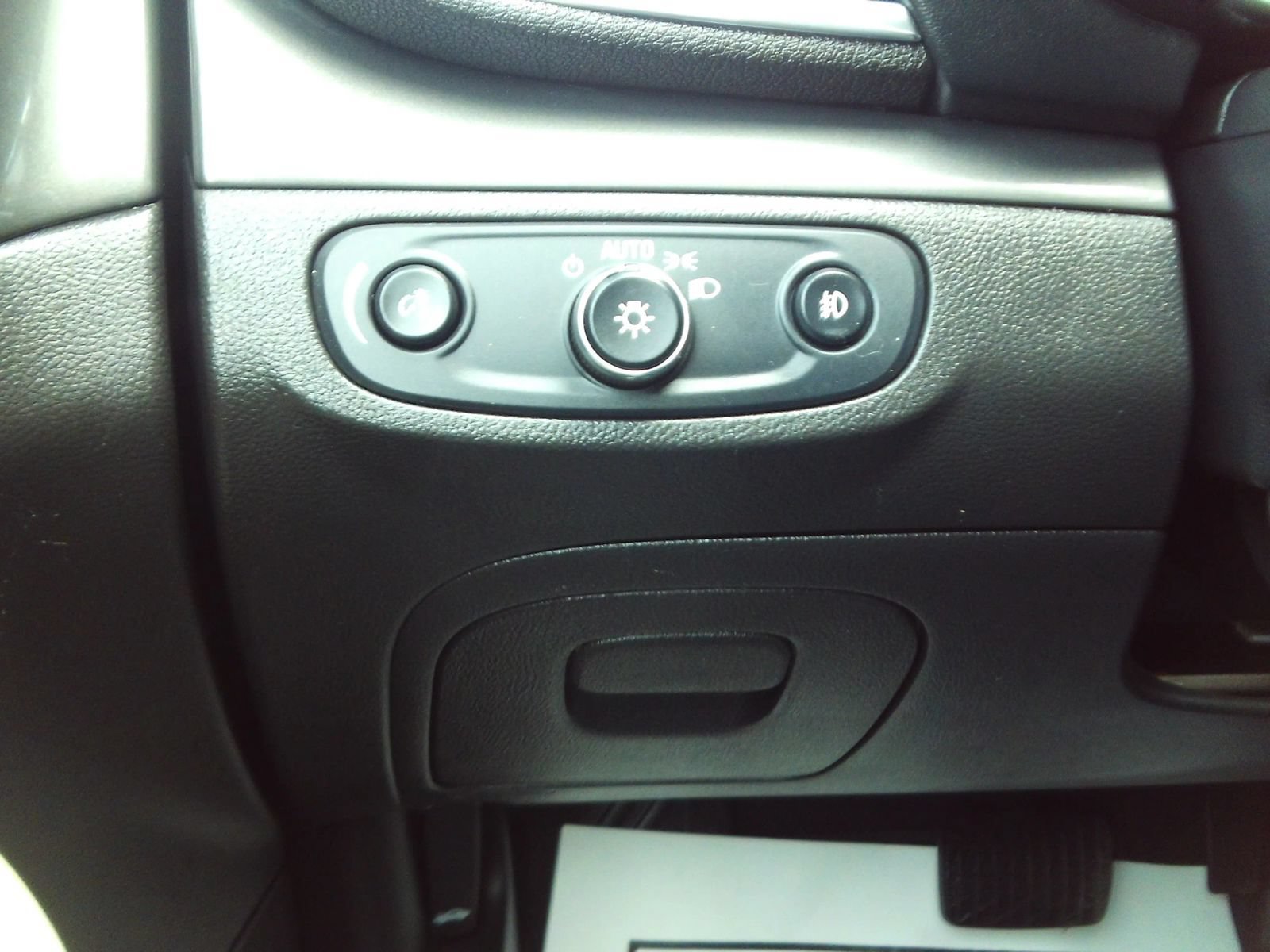 Used 2017 Buick Encore Essence w/ Experience Buick Package FWD image 16