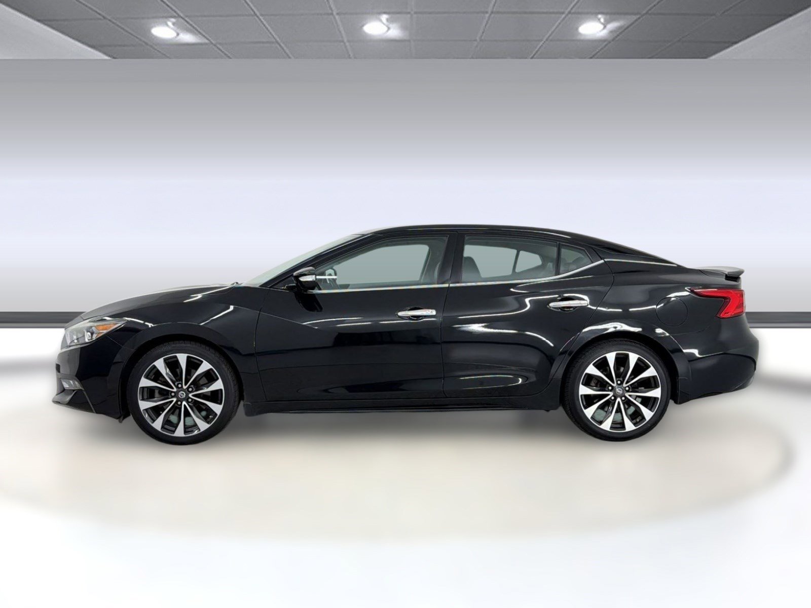 Used 2016 Nissan Maxima SR FWD image 2