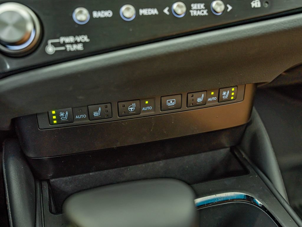Certified 2025 Lexus ES 300h Ultra Luxury w/ Accessory Package (Z2) FWD image 29