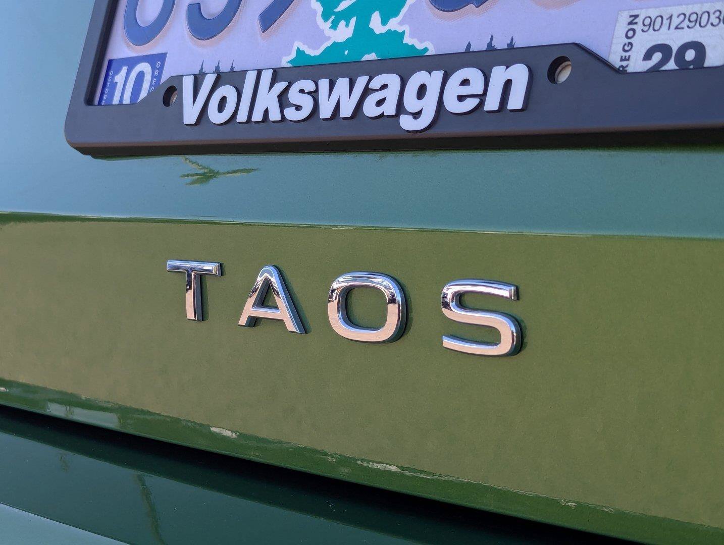 Used 2025 Volkswagen Taos SE w/ Panoramic Sunroof Package AWD/4WD image 31