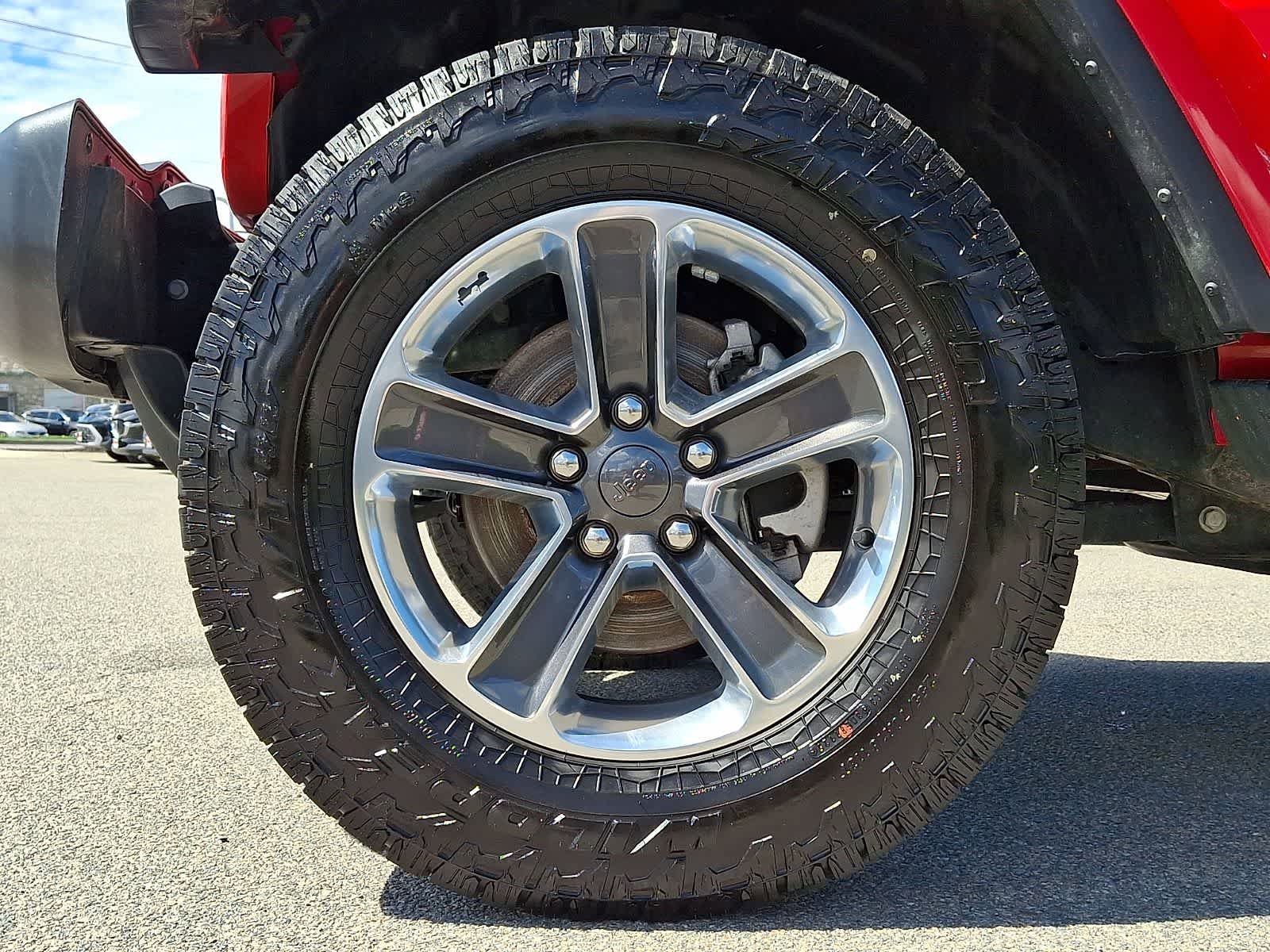 Used 2022 Jeep Wrangler Unlimited Sahara w/ LED Lighting Group AWD/4WD image 9